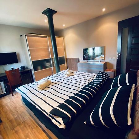 Opera Apartment Tbilisi ภายนอก รูปภาพ